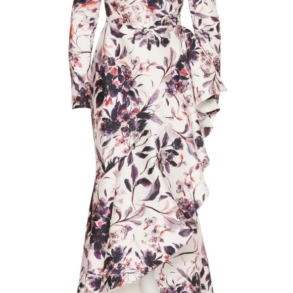 Badgley Mischka
Floral Flounce Hem Gown - Picture 4 of 16